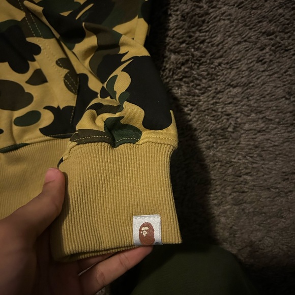 Brand new bape hoodie - Picture 5 of 7